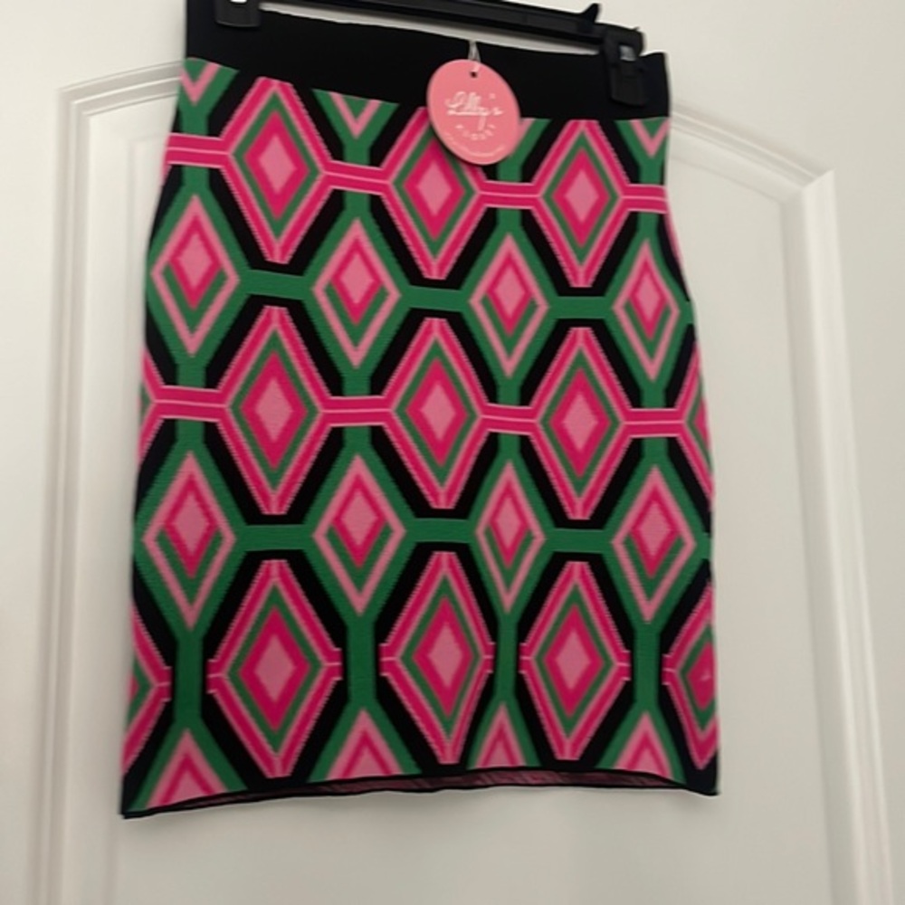 Lilly’s kloset geometric skirt